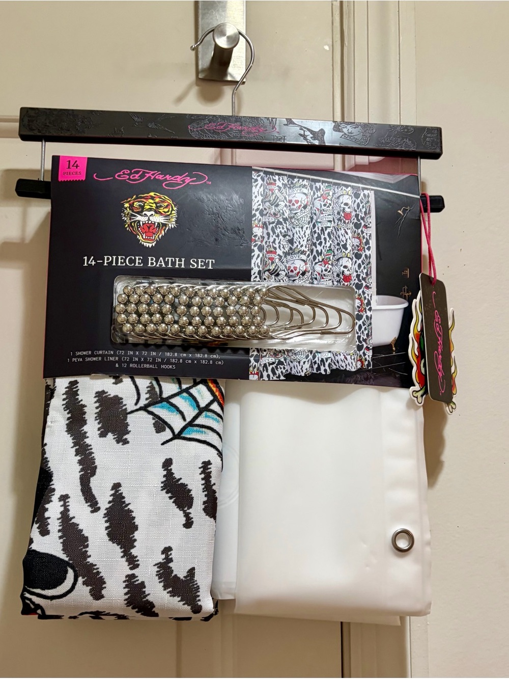 Ed Hardy 14-Piece Black & White Skull 💀 animal print Bath Set with red color